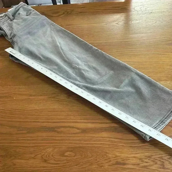 Levi’s ribcage straight ankle, gray scale jeans size women’s size 26x27 - Picture 8 of 8